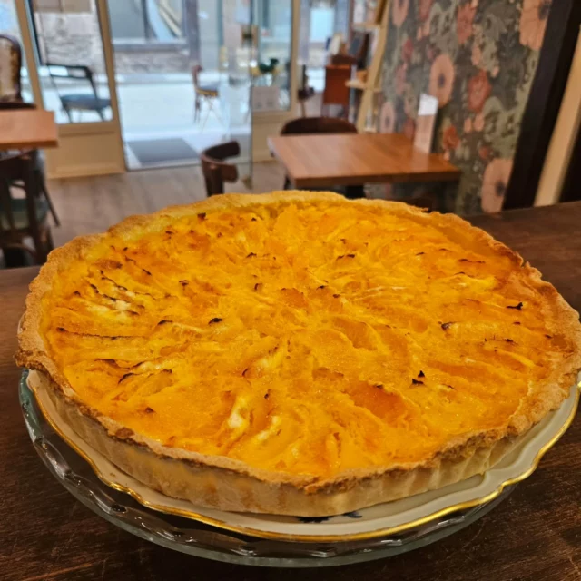 Gourmandise du jour : Tarte à l'orange 🍊🍊🍊
#salondethe #tea #teatime #teashop #dinan #tarteorange #dessert #gourmandise