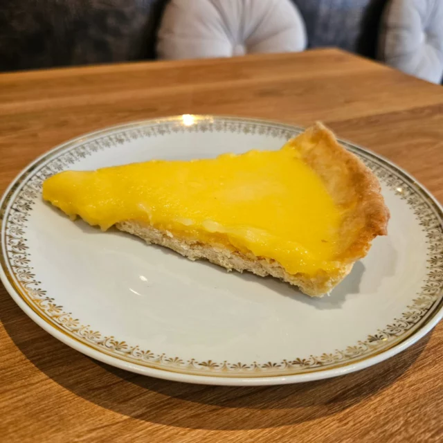 Gourmandise du jour : Tarte citron 🍋 🍋 🍋 
#salondethe #teetime #tea #teeshop #tarte #tartecitron #lemon #dinan